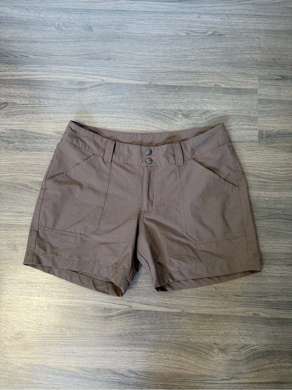 Patagonia Women's Brown Outdoor Bermuda Hiking Shorts with Zipper Pocket